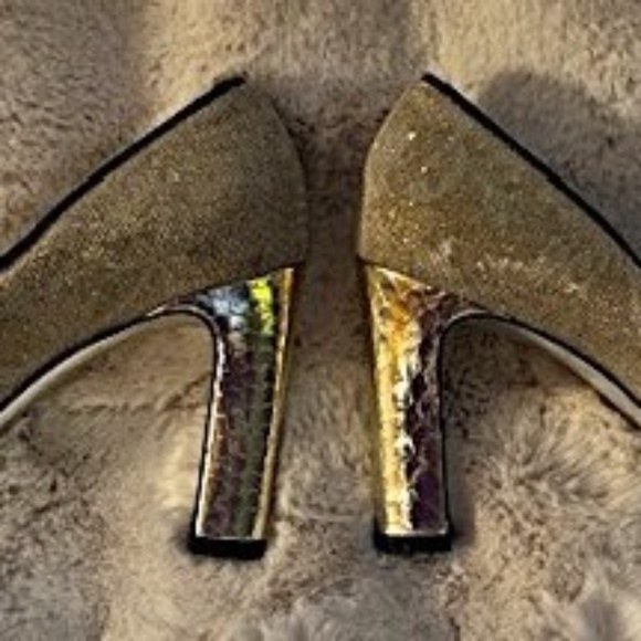 Gold Glitter DOLCE & GABBANA Pumps 7.5 [VINTAGE - GREAT CONDITION] - Picture 7 of 7